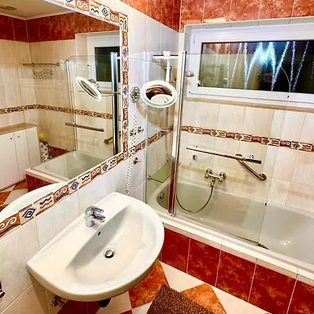 1 2 Personen, Garten, Terrasse, Wc, Dusche, Gemeinsame Kueche Apartment